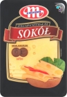 Mlekovita In Scheiben geschnittener gelber Sokol-Käse