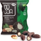 Nueces del Brasil con el chocolate 70 % bio crudo