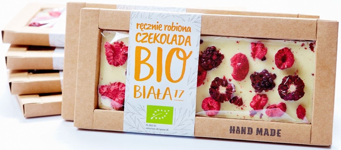 Confectionery Staropolska white chocolate with raspberries and blackberries BIO