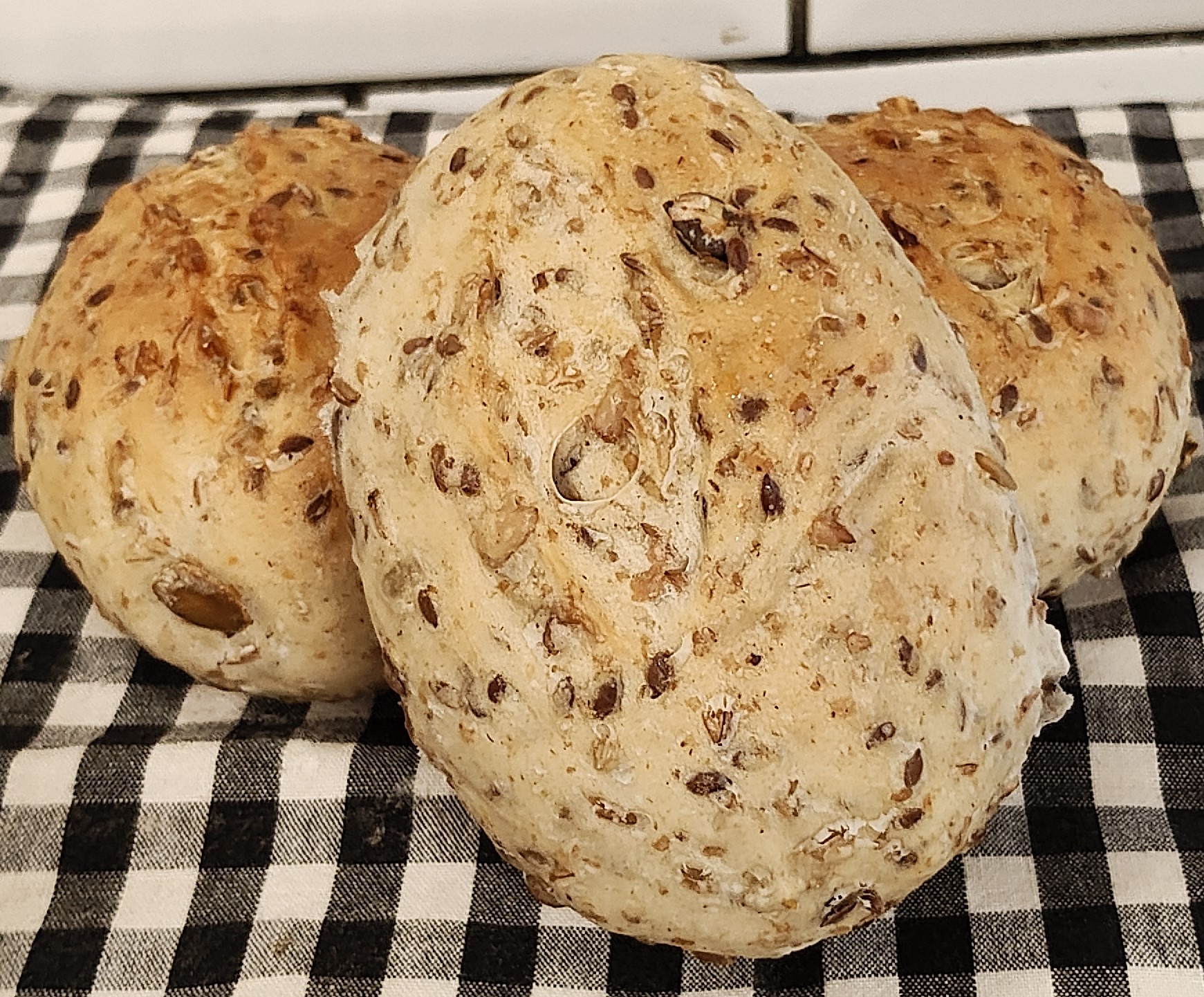 Ofen-Vollkornbrötchen 3 Stück