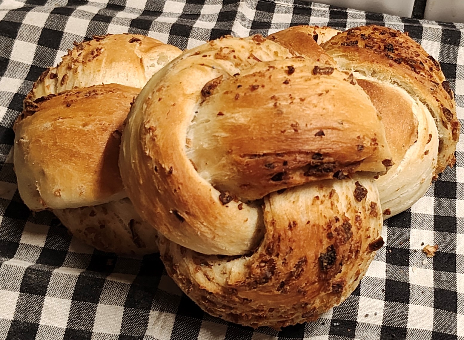 Oven Wheat roll with onion, 3 pieces