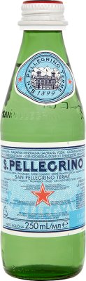 San Pellegrino woda mineralna z dodatkiem naturalnego dwutlenku węgla, w szklanej butelce