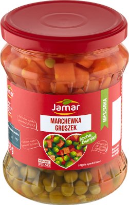 Jamar una mezcla de verduras de zanahorias y guisantes