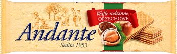 Waffeln mit Sahne mit dem Geschmack von Haselnüssen geschichtet Familijne