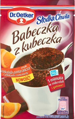 Momento bollo Dr. Oetker dulce con una taza de chocolate-naranja con copos de chocolate