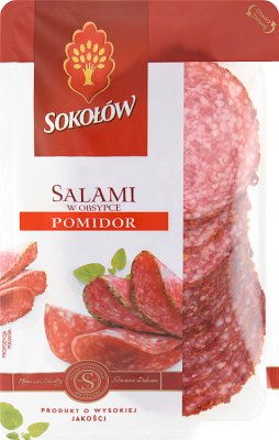 Sokołów Salami en un tomate de respaldo