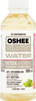 Oshee Herbal Vitamin Water trinken ohne Kohlensäure gewürzt mit Minze-Löwenzahn-Nessel