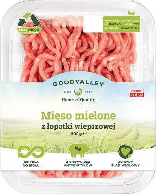 Goodvalley Minced meat with a spatula from cultivation without the use of antibiotics and without GMO