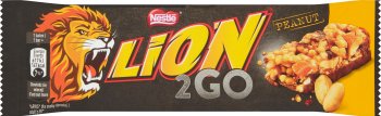 Lion 2Go Peanut Baton z orzechami ziemnymi,rodzynkami, żurawiną,chrupkami ryżowymi