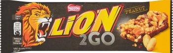 Lion 2Go Peanut Baton  z orzechami ziemnymi,rodzynkami, żurawiną,chrupkami ryżowymi